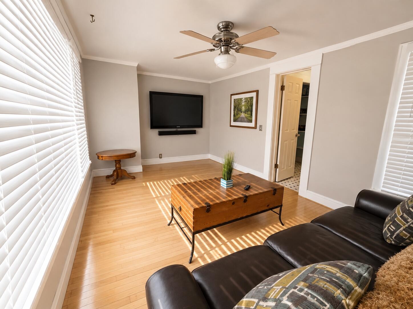 549 S Crest Road Property Photo 10