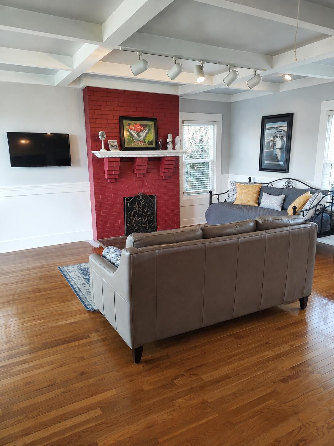 549 S Crest Road Property Photo 11