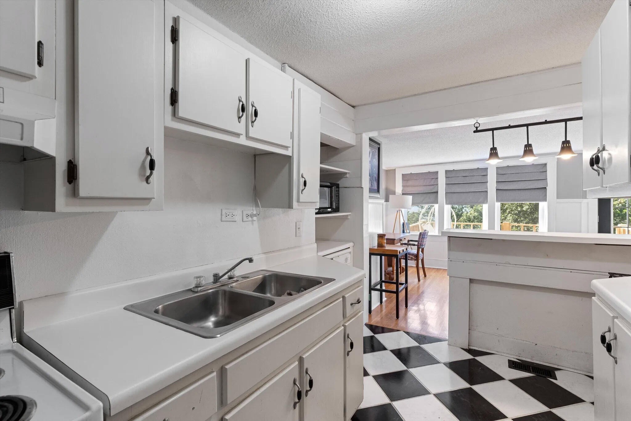 549 S Crest Road Property Photo 25
