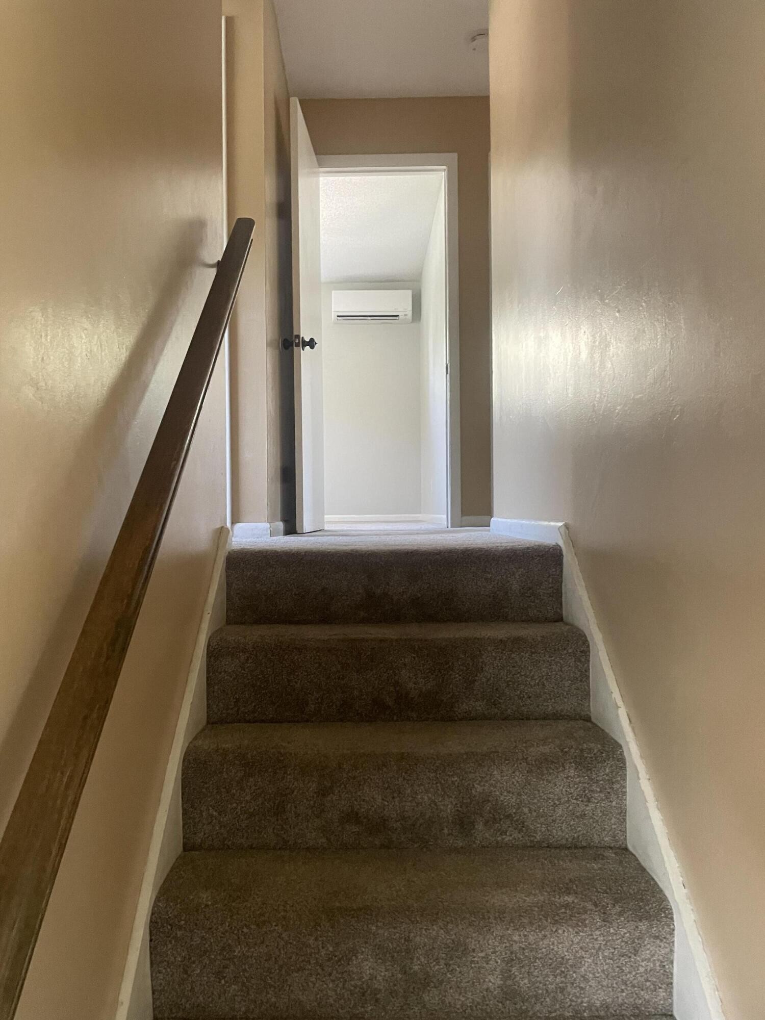1620 Zale Drive, Se Property Photo 5