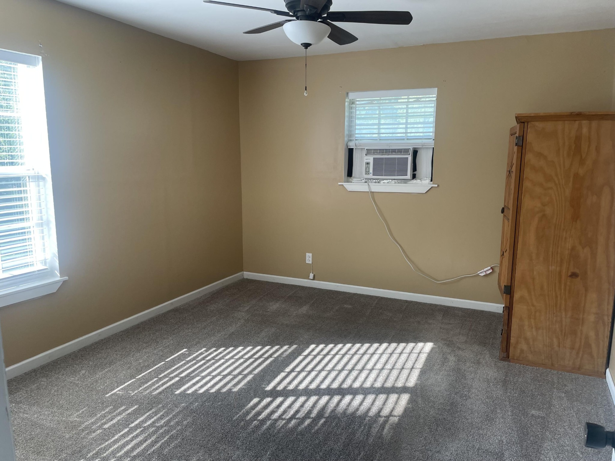 1620 Zale Drive, Se Property Photo 6