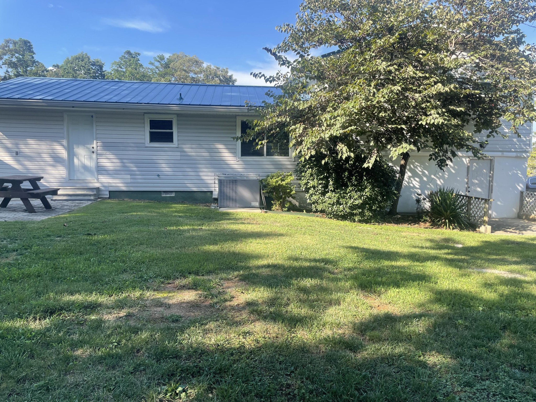 1620 Zale Drive, Se Property Photo 8