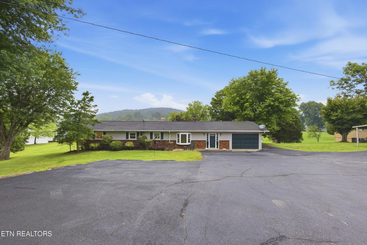 102 Coffey Circle Property Photo 1