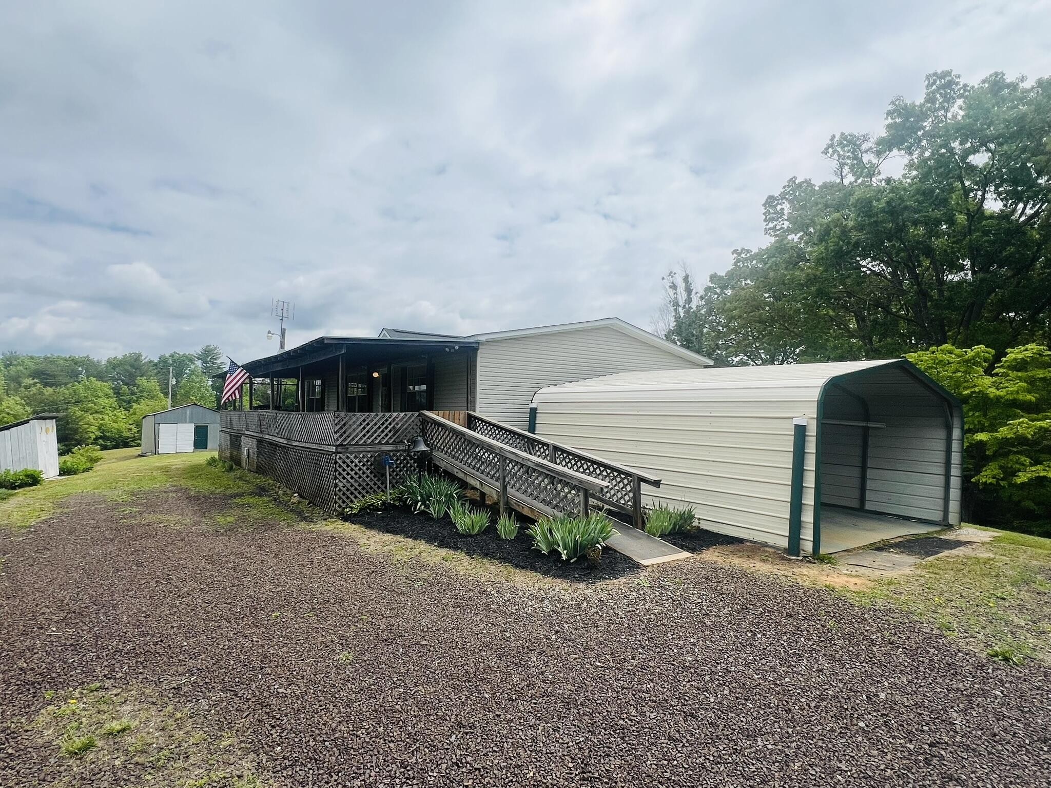 105 Lola Drive Property Photo 1
