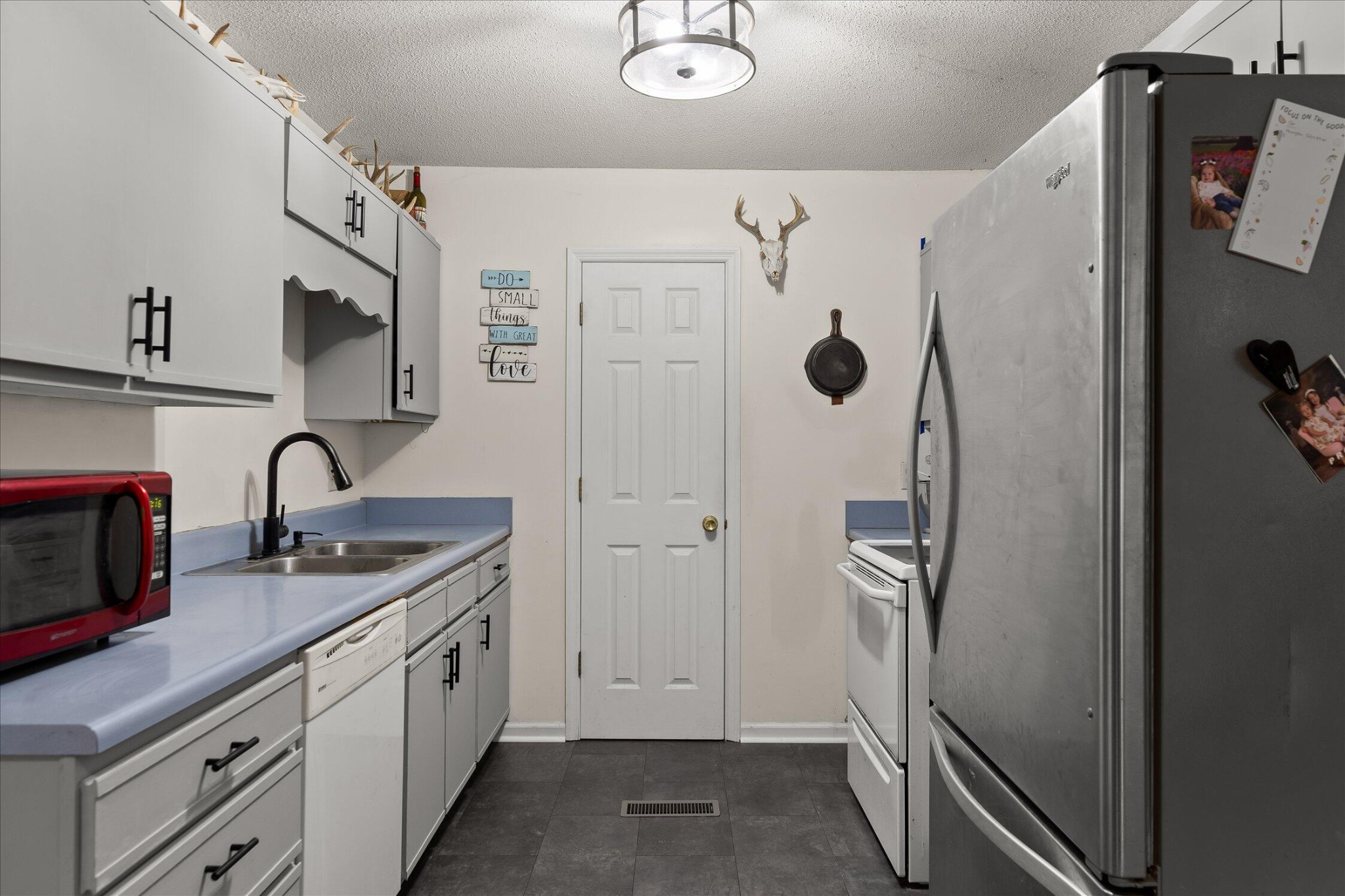 1884 Peavine Road Property Photo 3