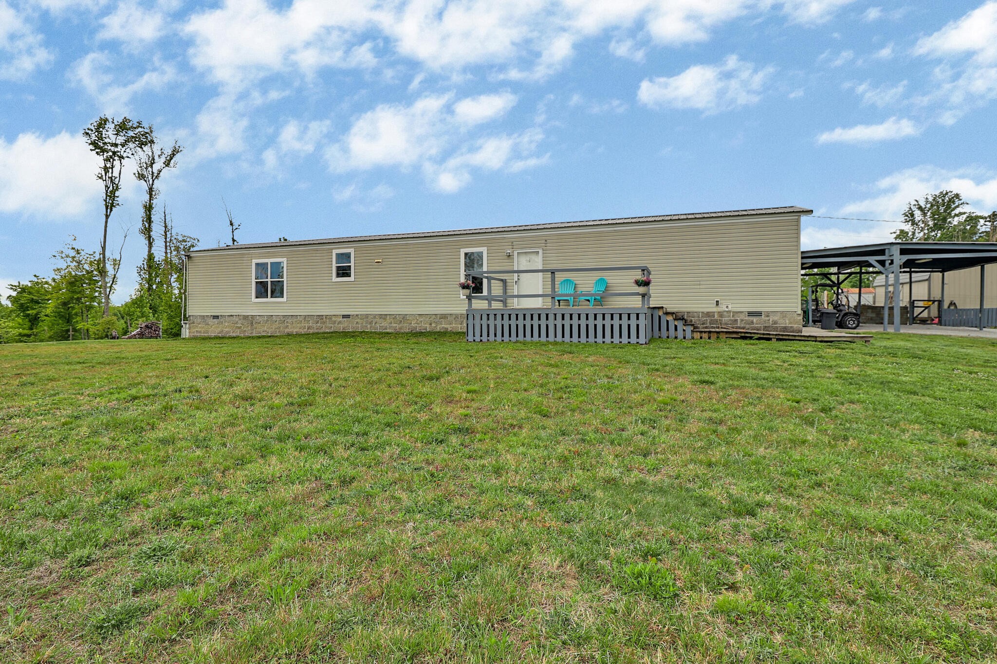 2930 Doc Loy Road Property Photo 1