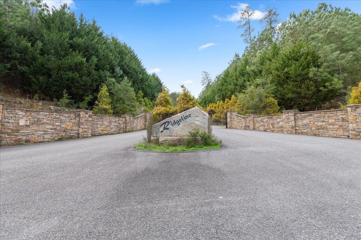 7 Skyline Drive Property Photo 1