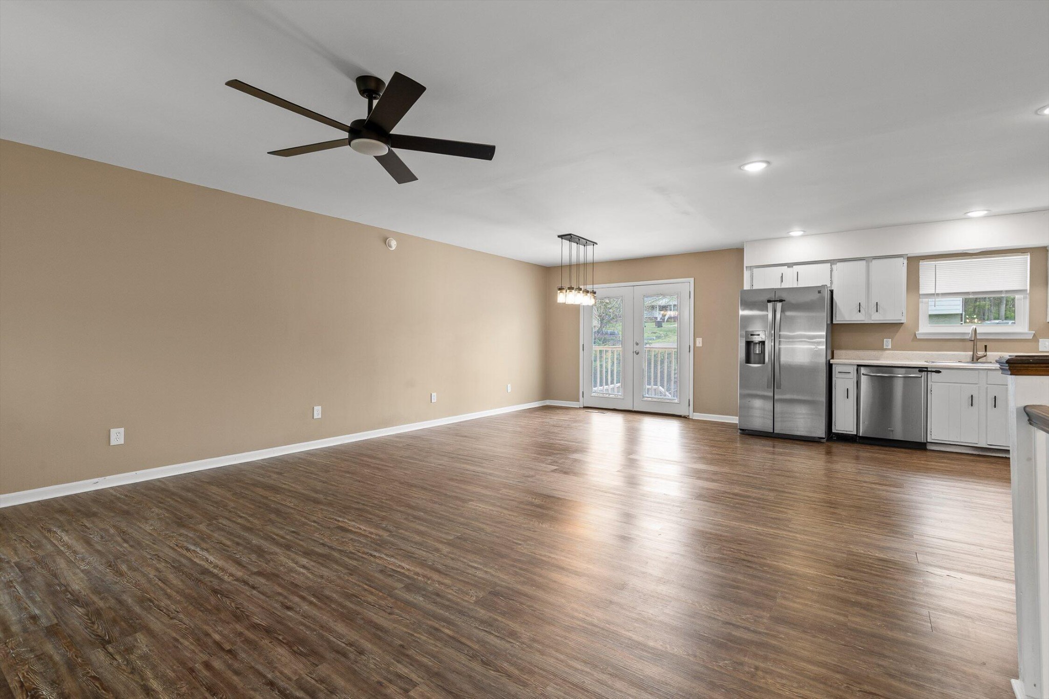 215 Battlewood Drive Property Photo 9