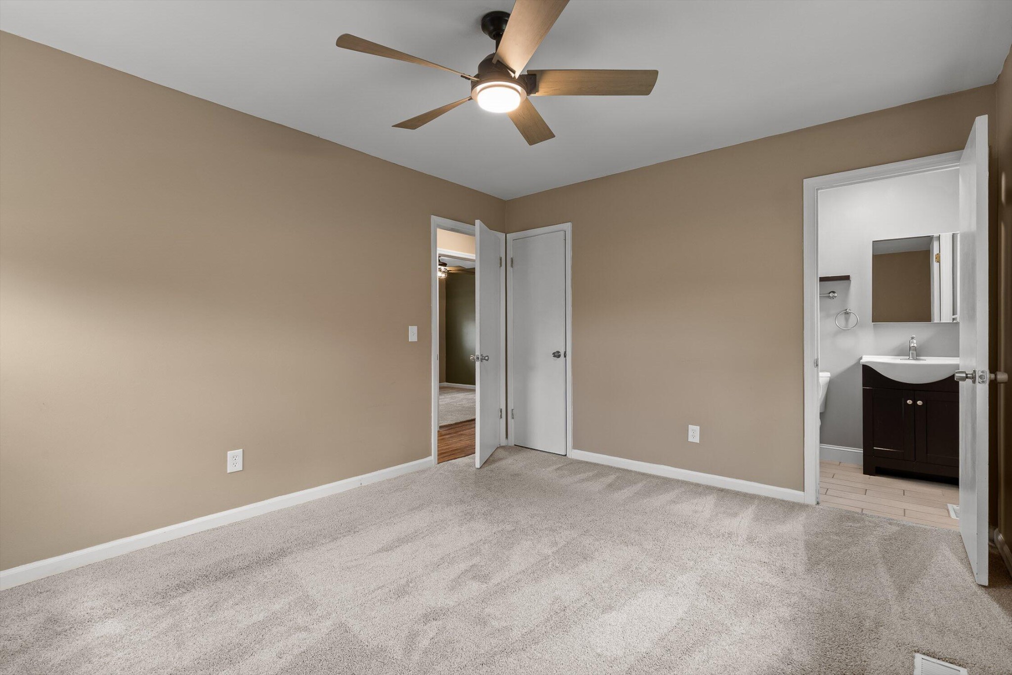 215 Battlewood Drive Property Photo 11