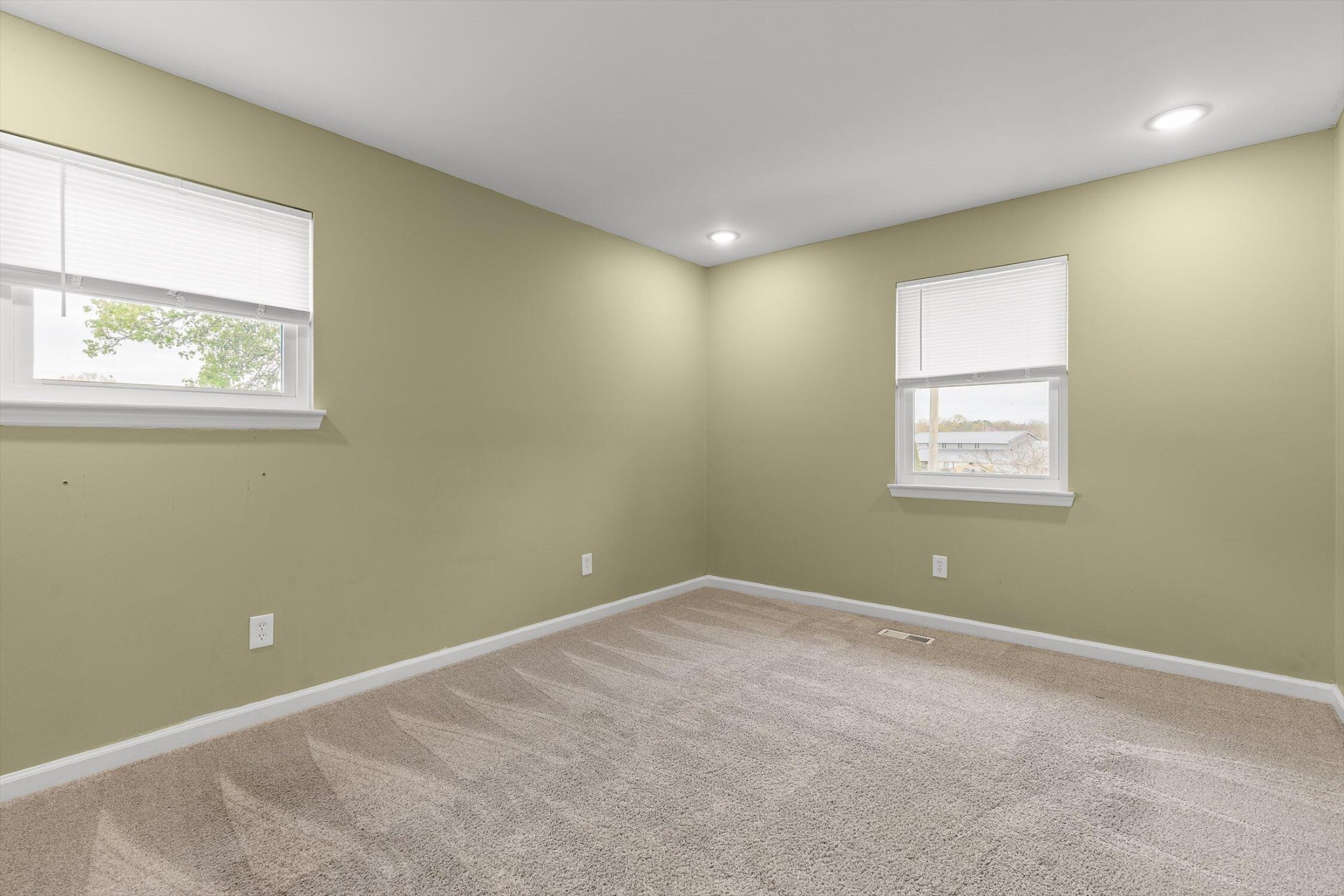 215 Battlewood Drive Property Photo 14
