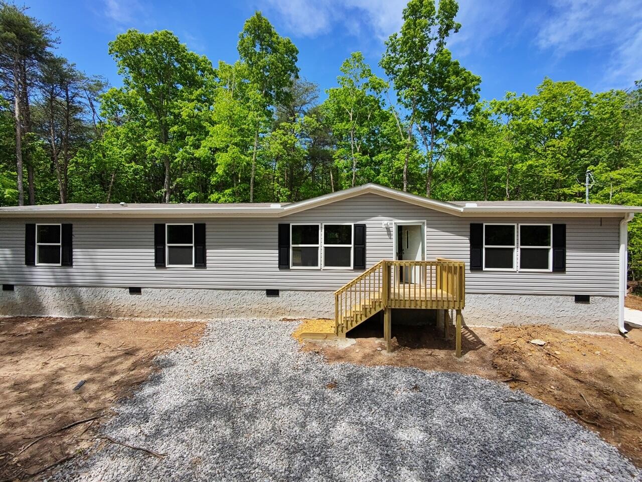 321 Lakeside Drive Property Photo 1