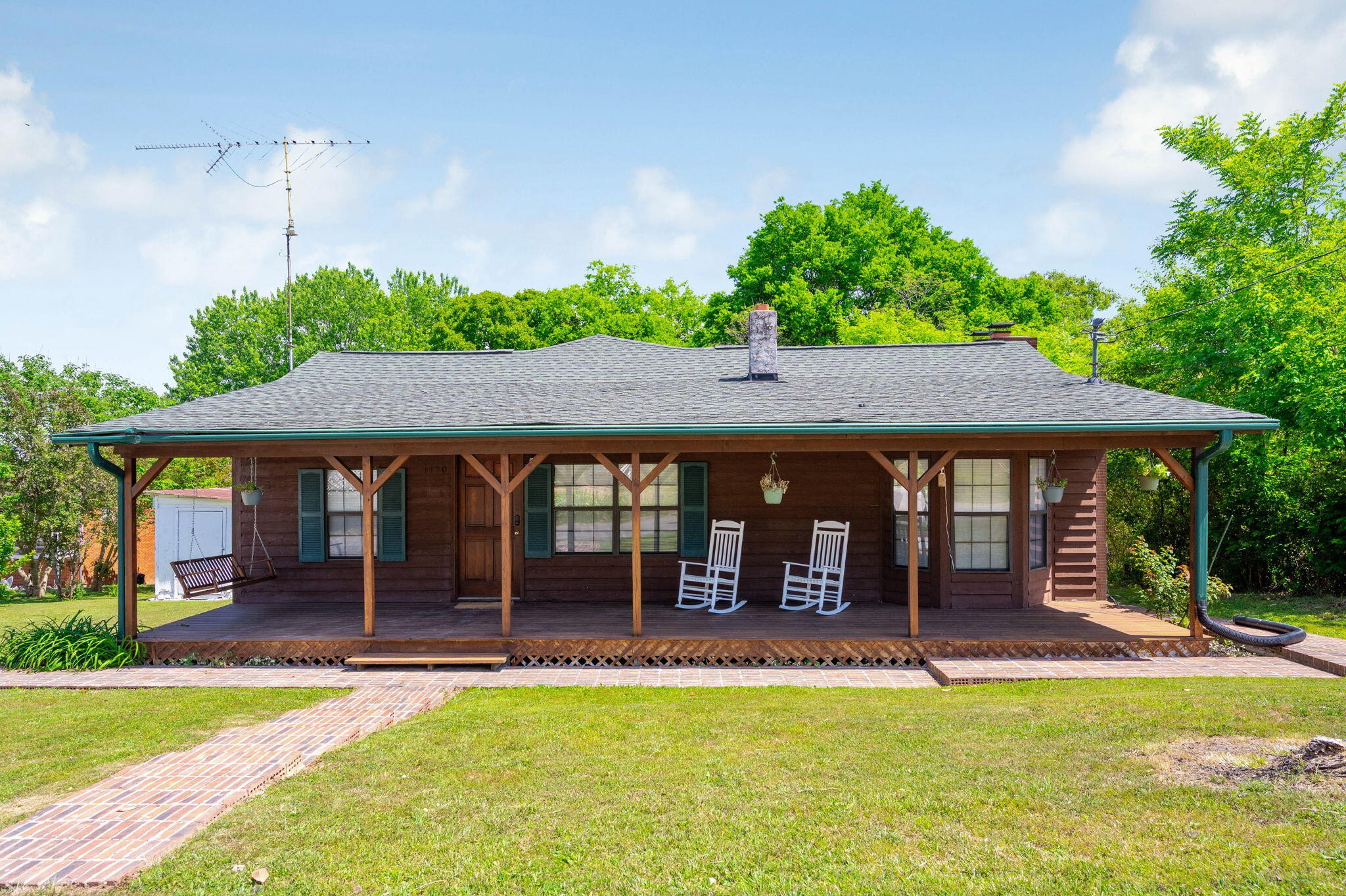 1180 Sunset Trail, Ne Property Photo 1