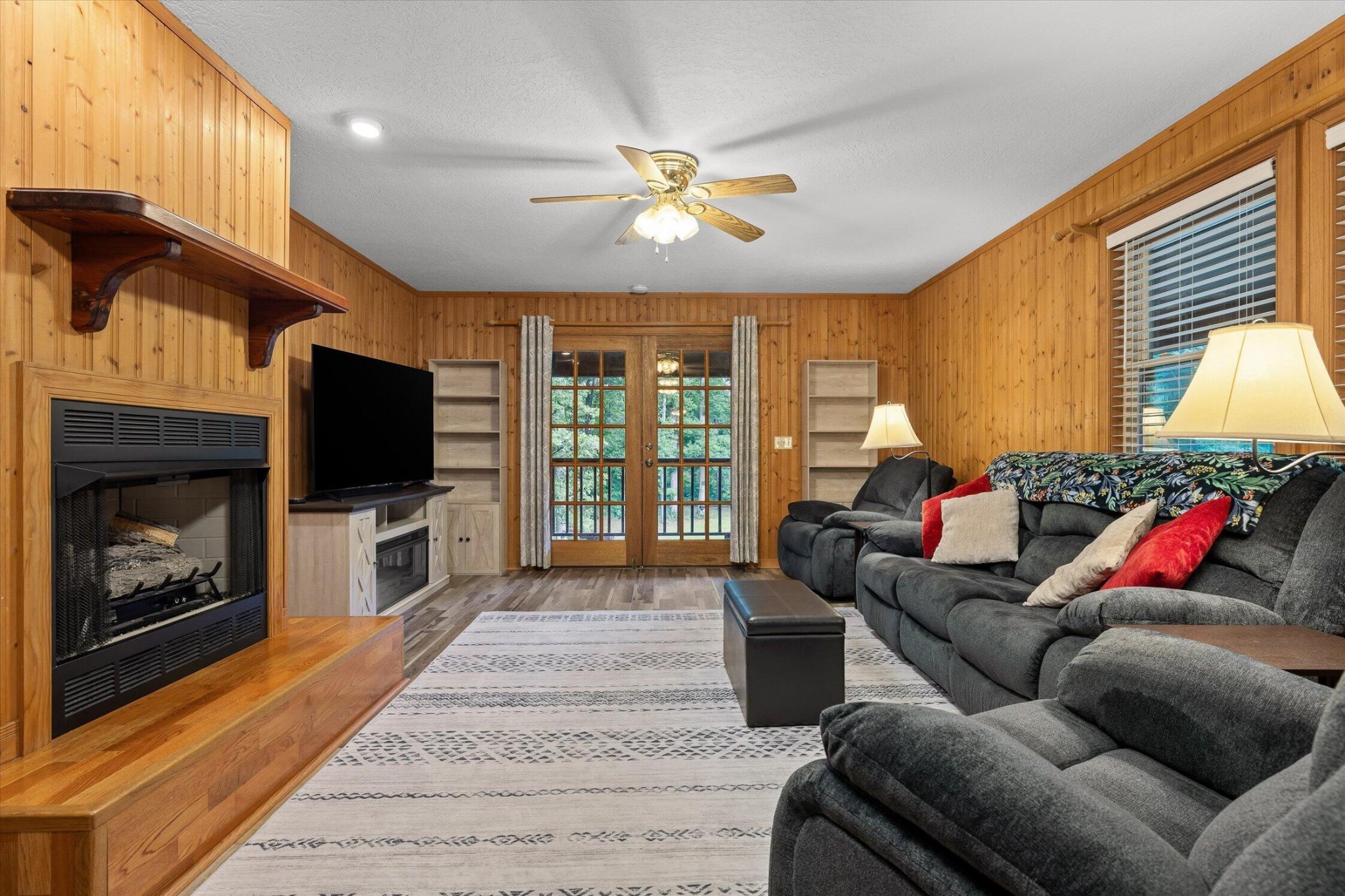 927 Casey Road Property Photo 2