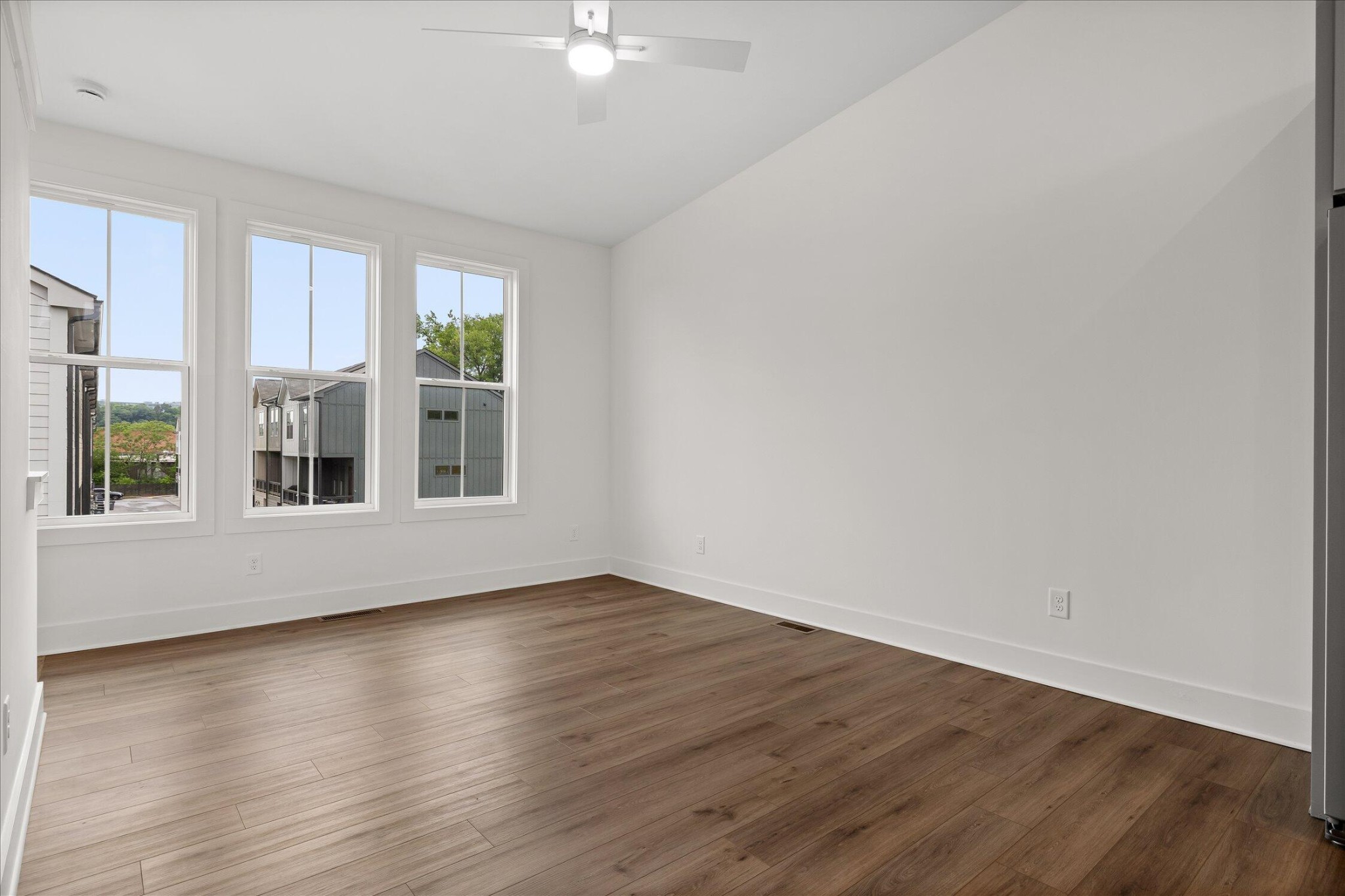724 Belletrace Circle Property Photo 2