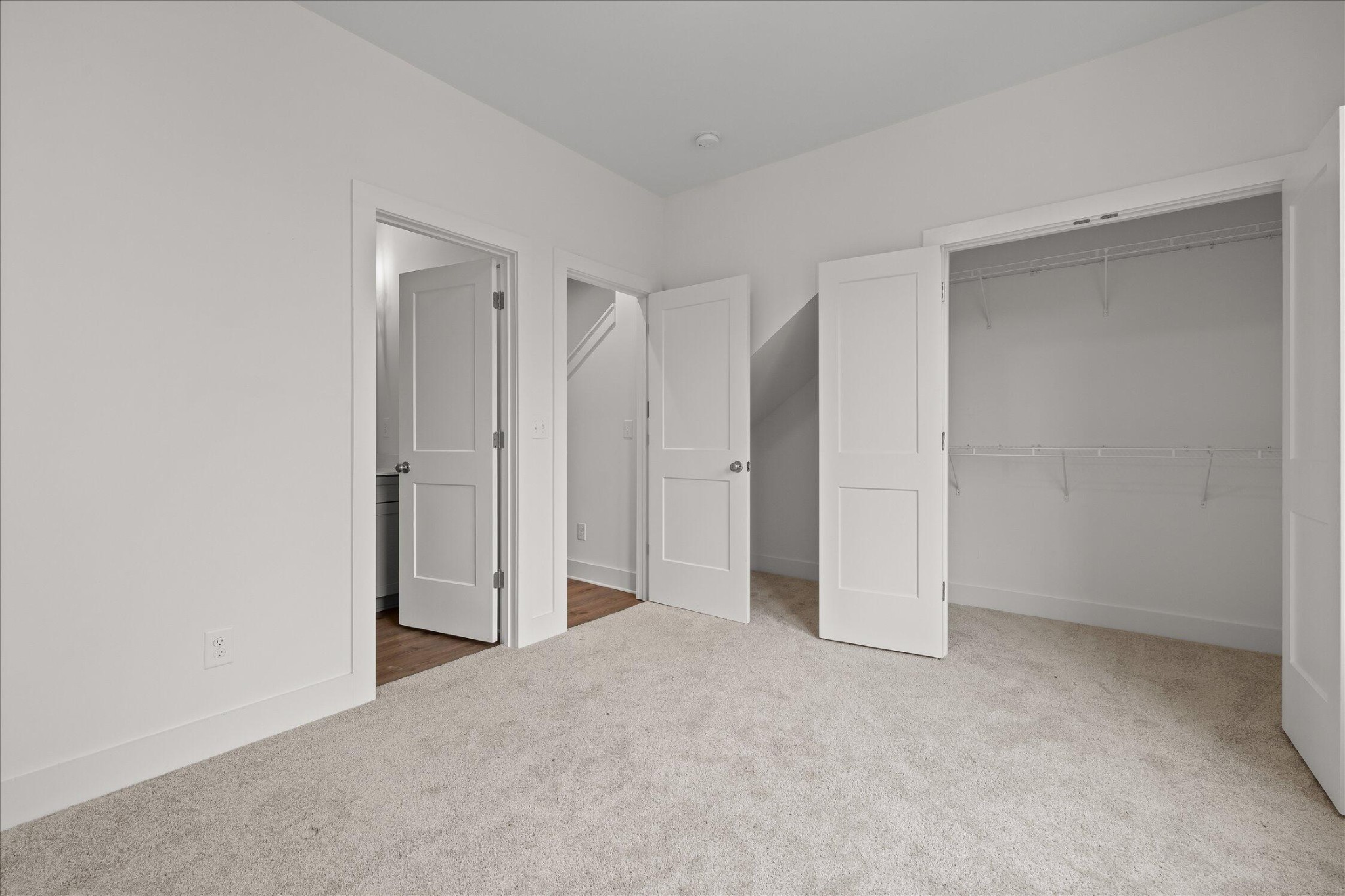 724 Belletrace Circle Property Photo 4