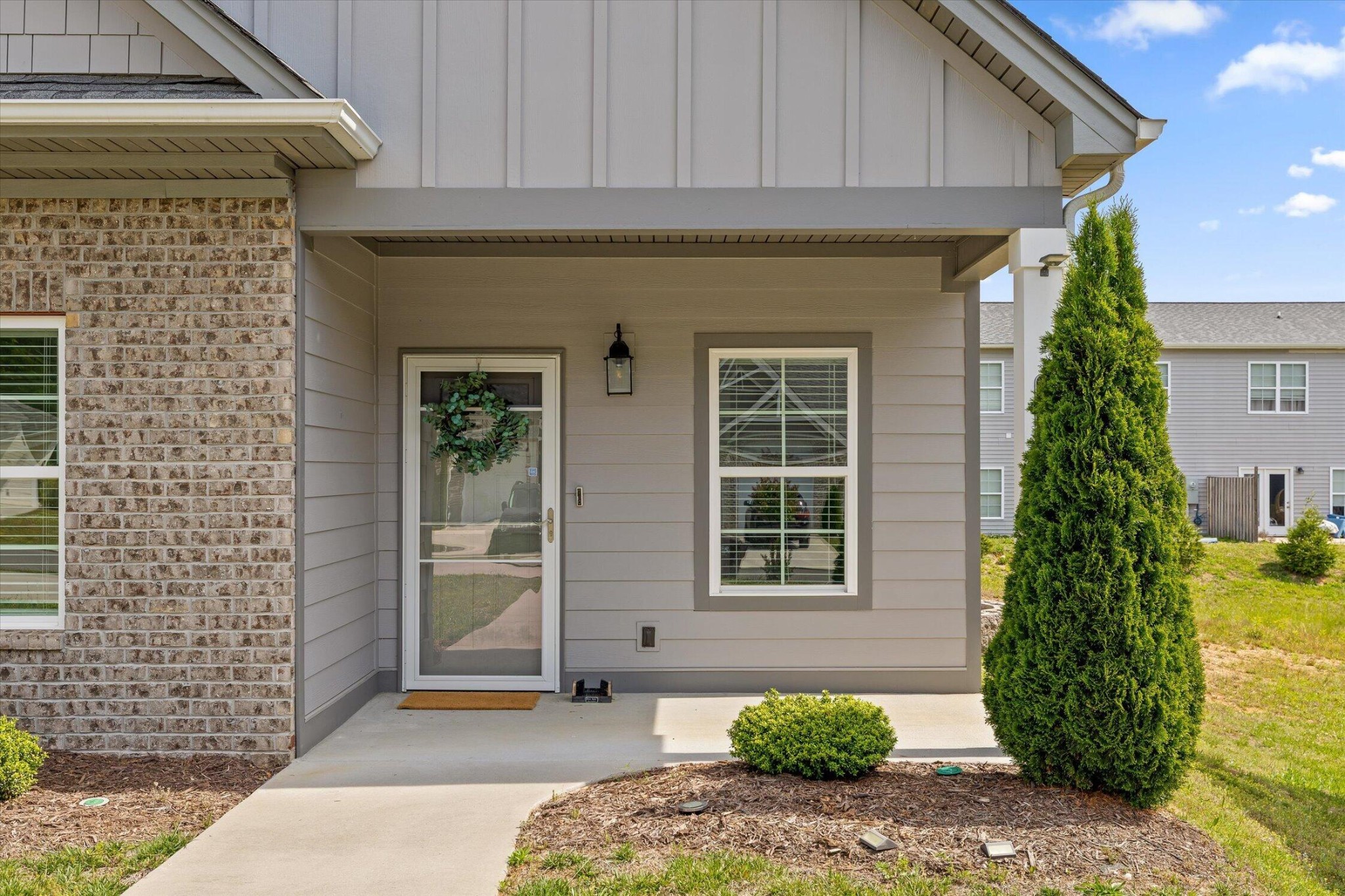 523 Ne Bellingham Drive Property Photo 6