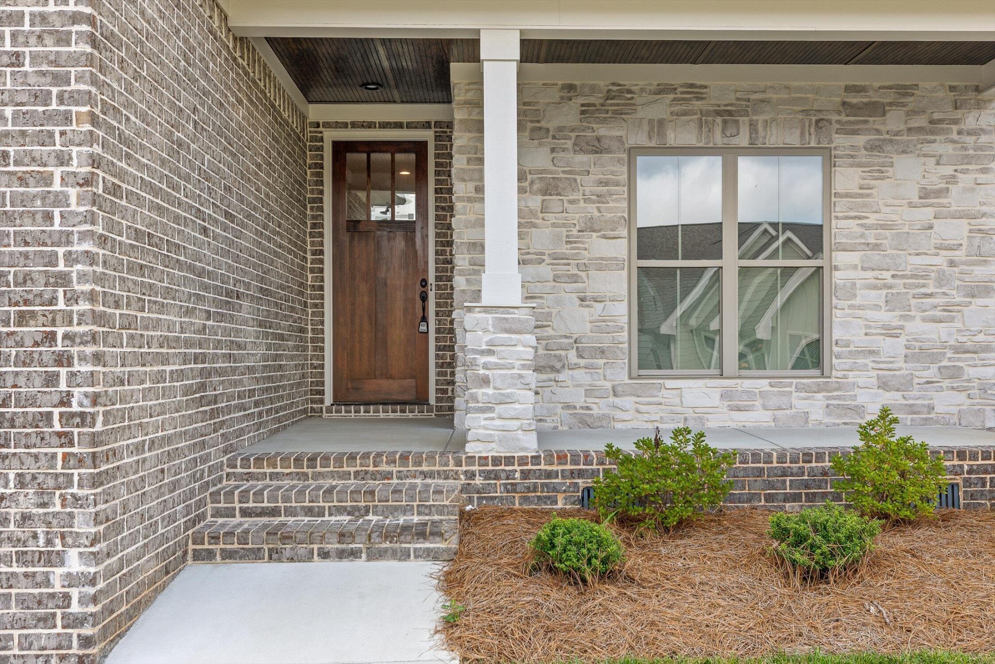 4053 Barnsley Loop Property Photo 3