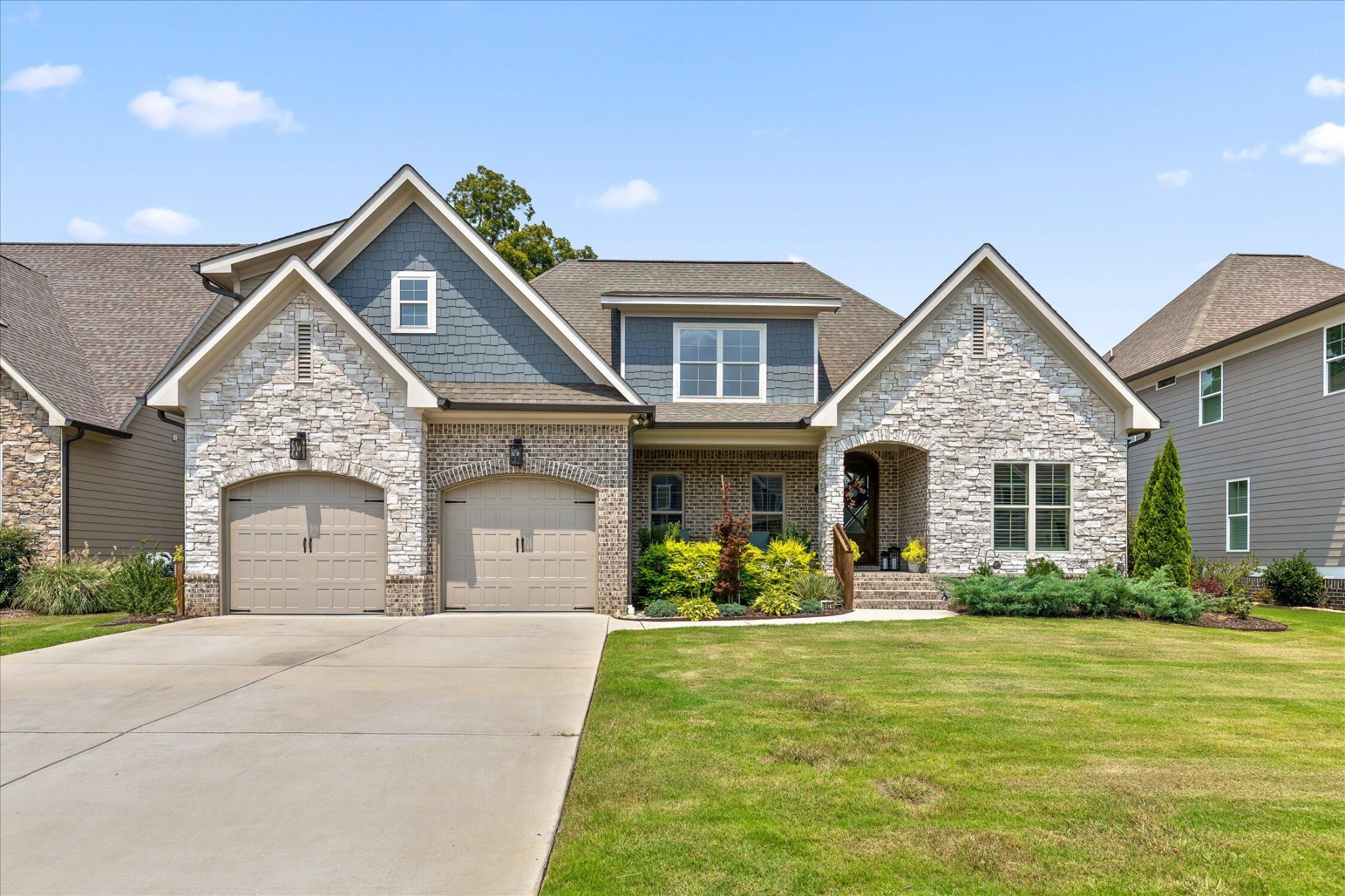 8929 Grey Reed Drive Property Photo 1