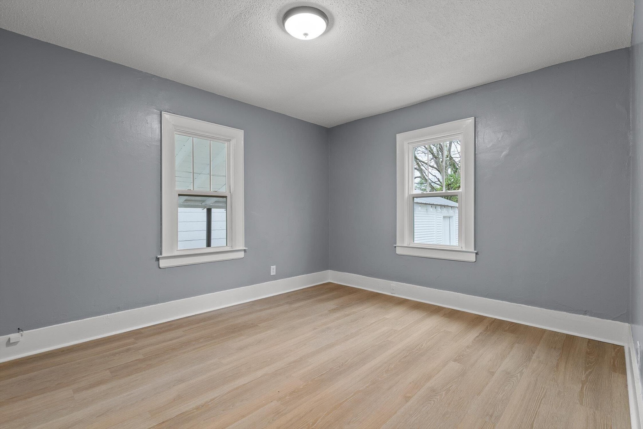 123 S Moore Road Property Photo 4