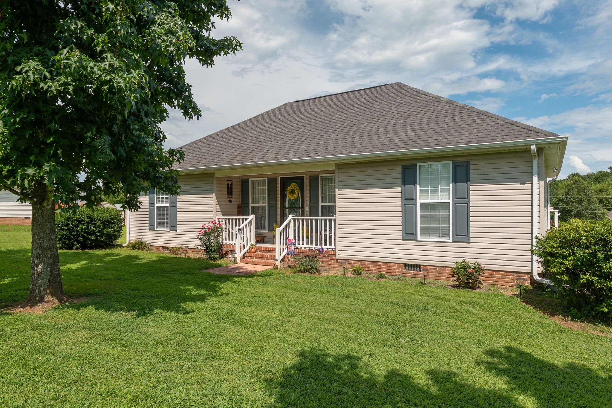 27 Ridgeline Dr Property Photo 1