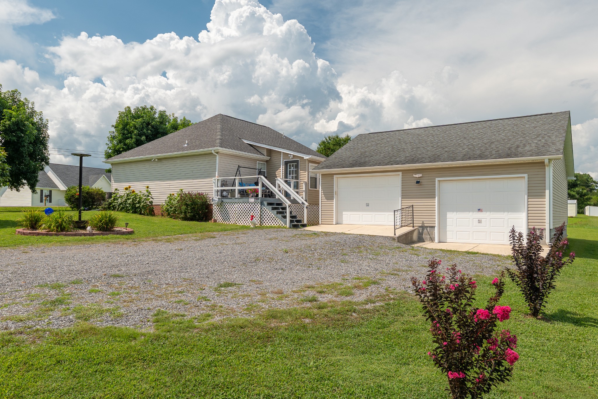 27 Ridgeline Dr