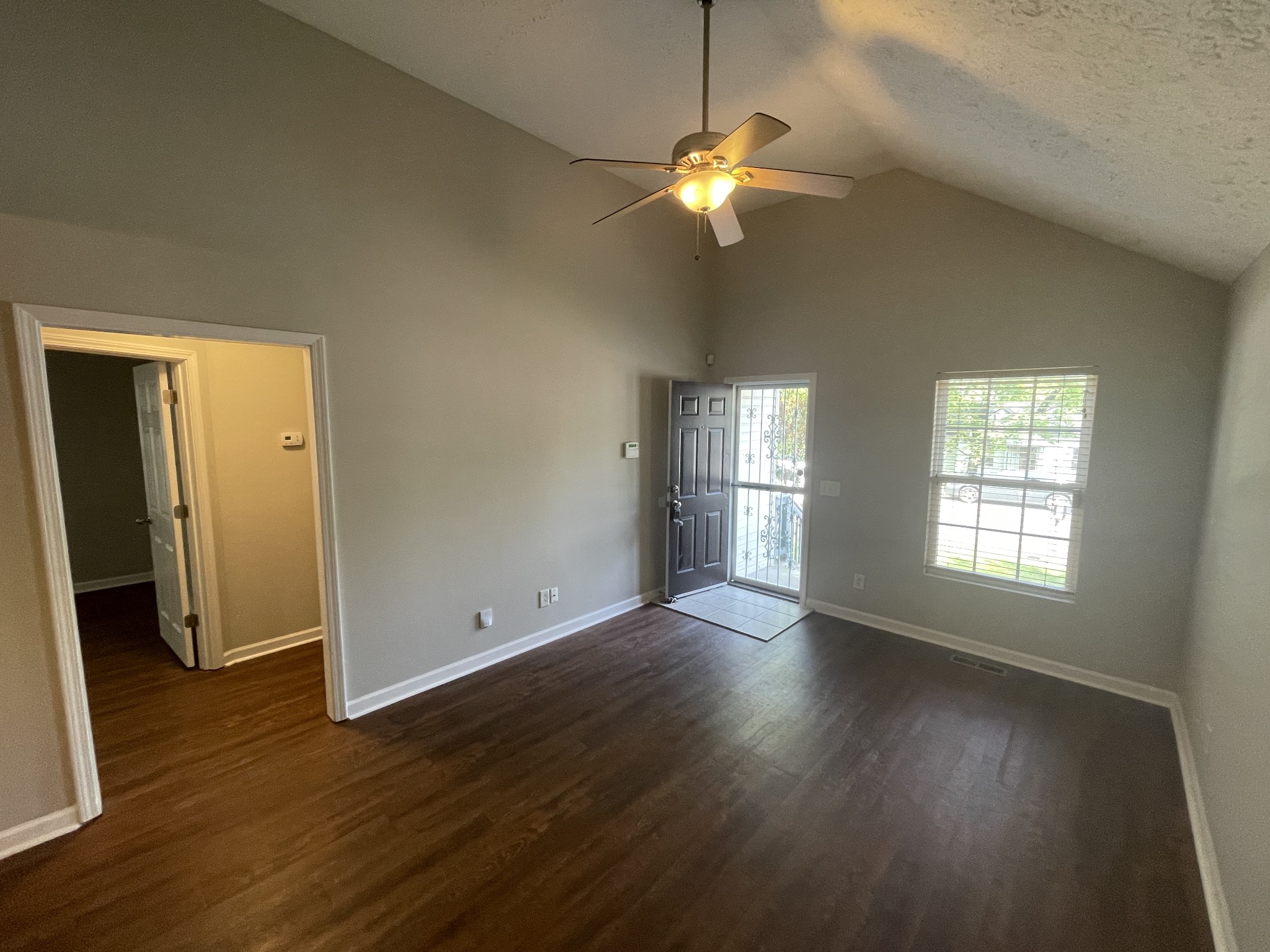 2209 Albion St Property Photo 3