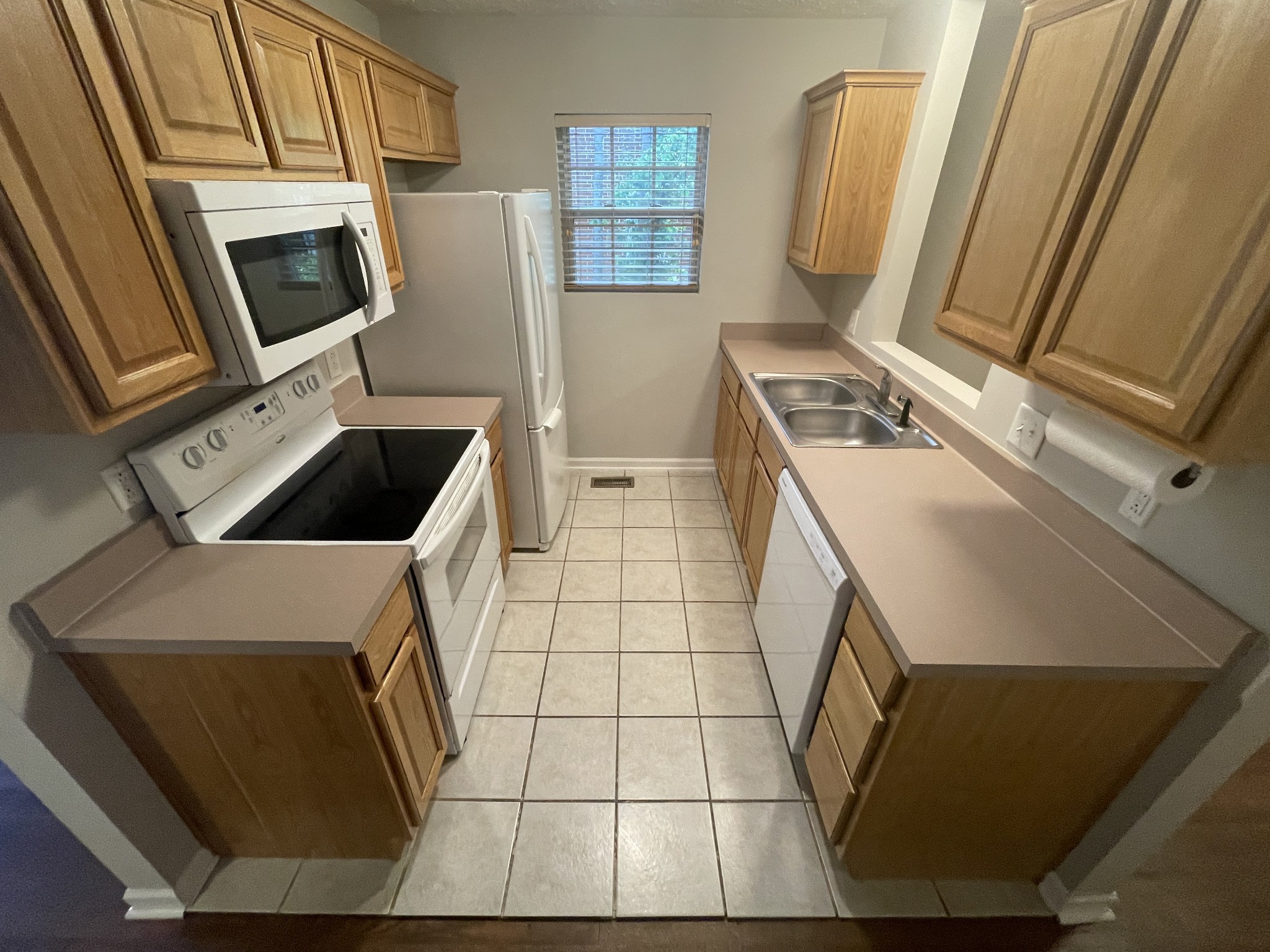 2209 Albion St Property Photo 4