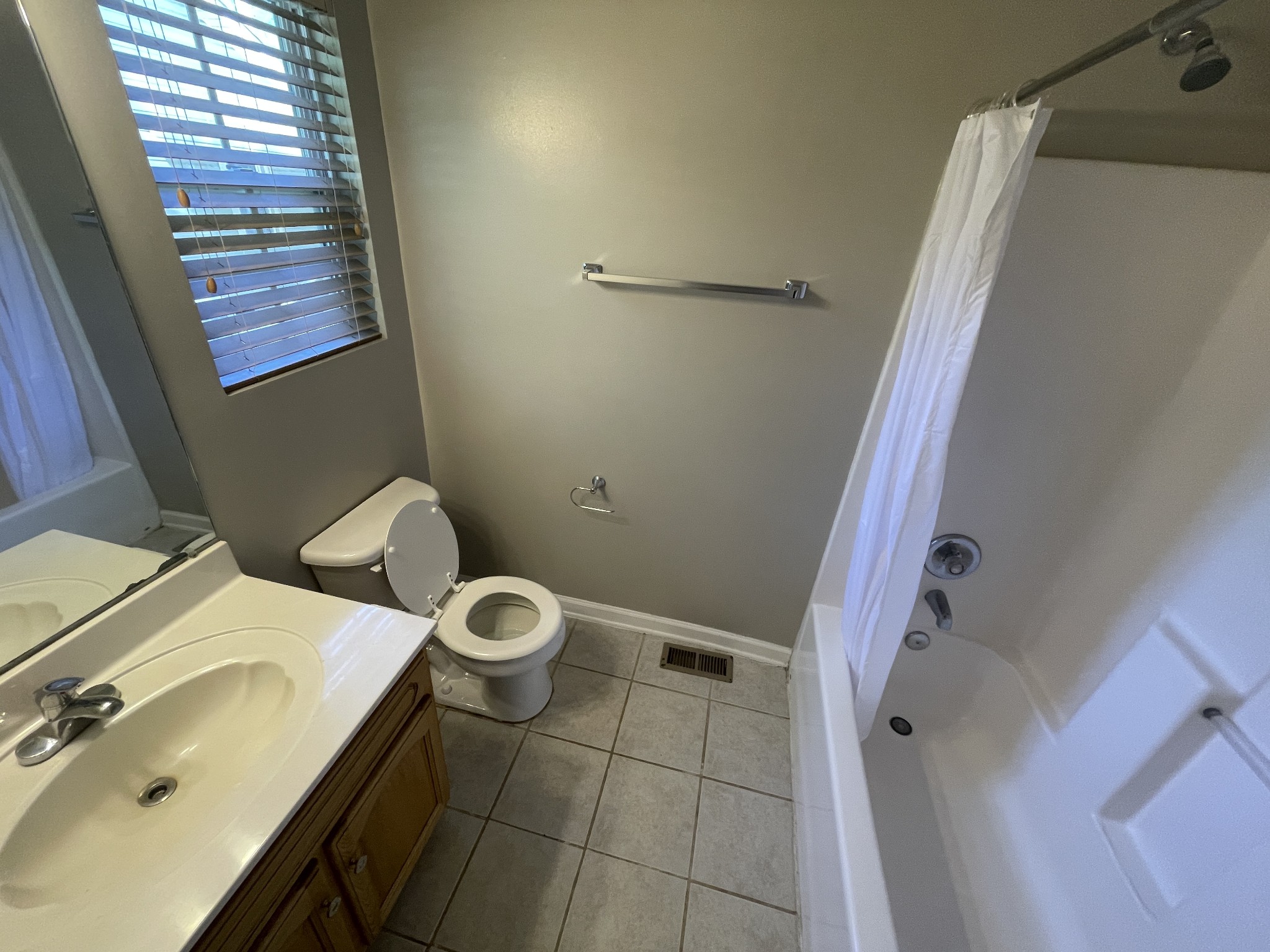 2209 Albion St Property Photo 8