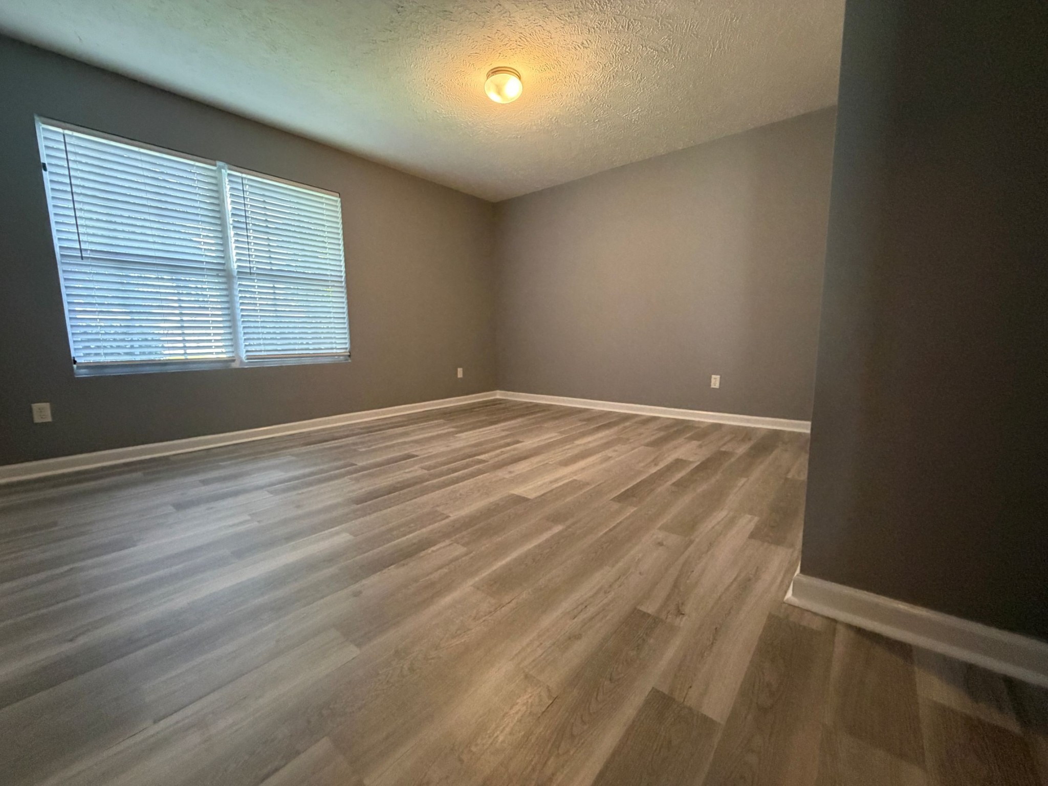 3660 Blaze Dr, Ne Property Photo 8