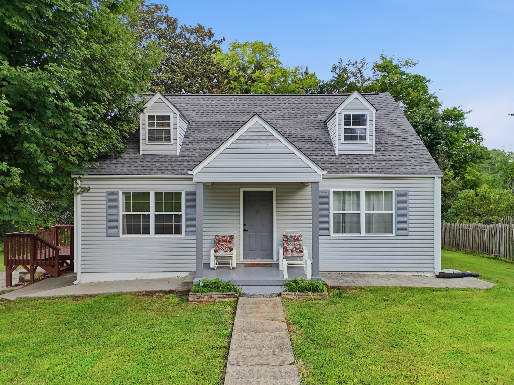 1114 Jones St Property Photo 1