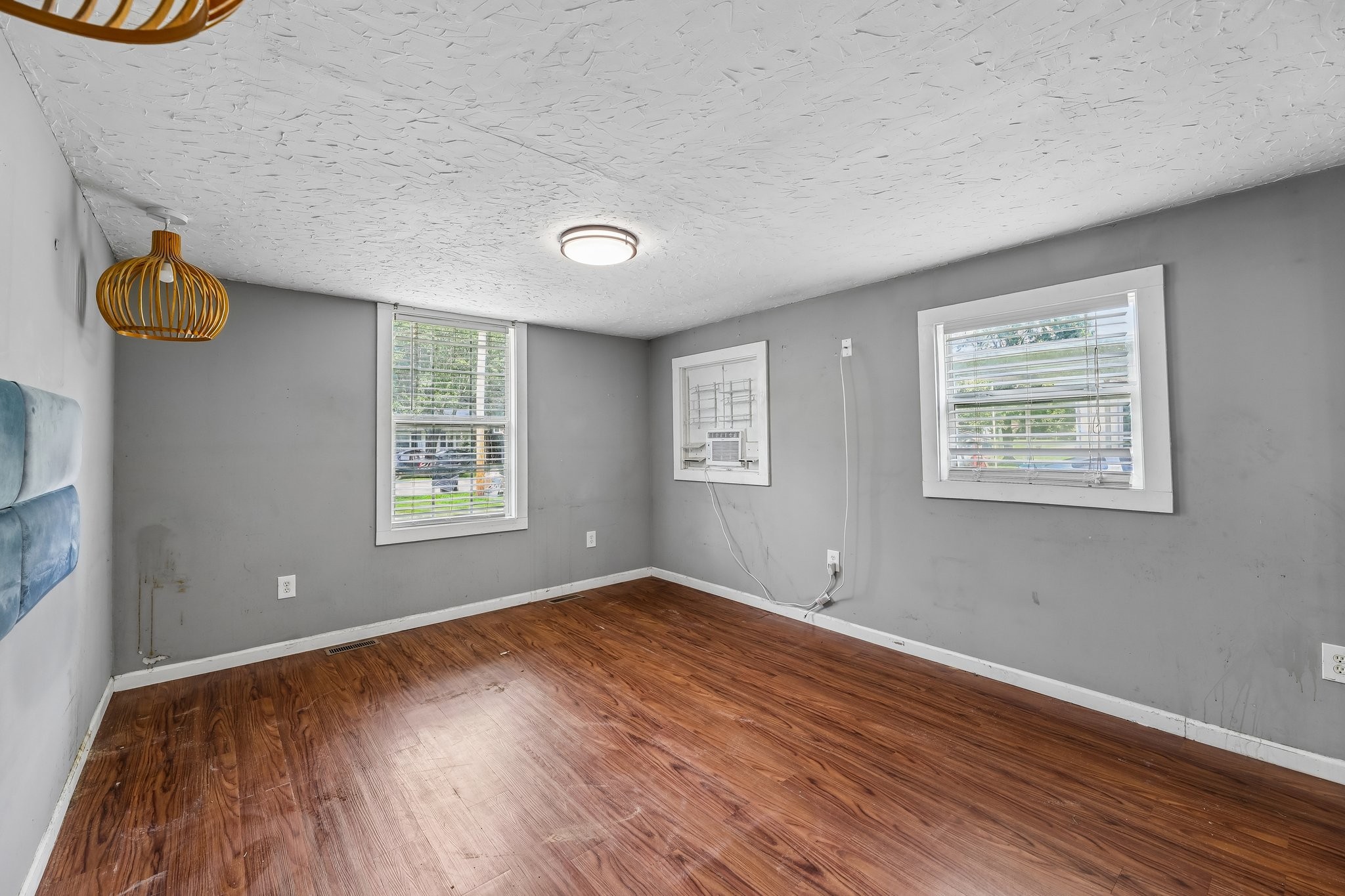 1610 Graybar Ln Property Photo 10