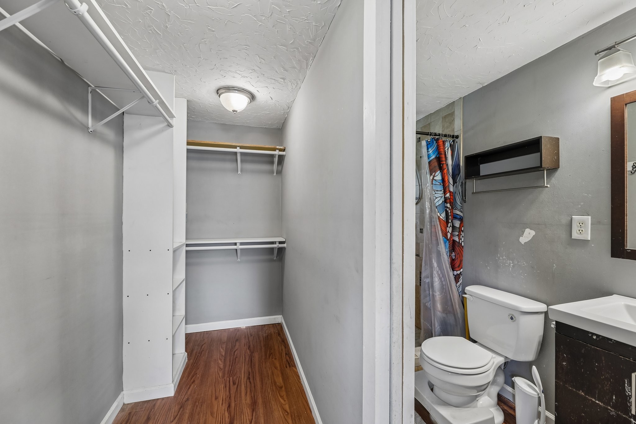 1610 Graybar Ln Property Photo 12