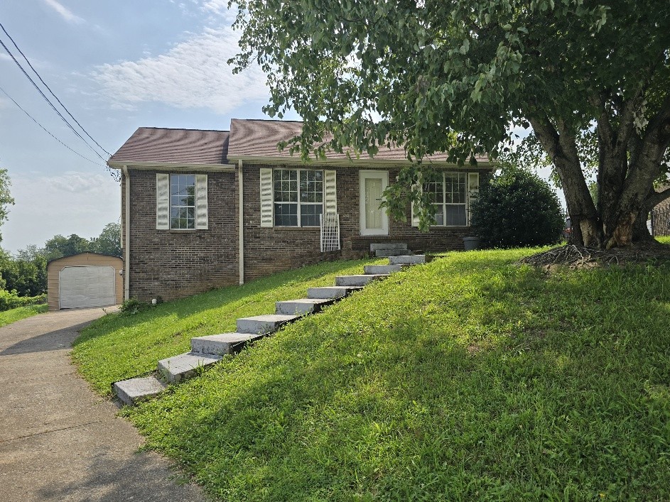2025 Windroe Dr Property Photo 1