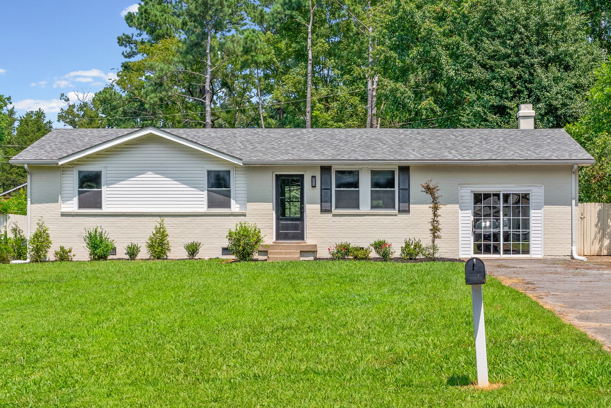 447 Appleton Dr Property Photo 1