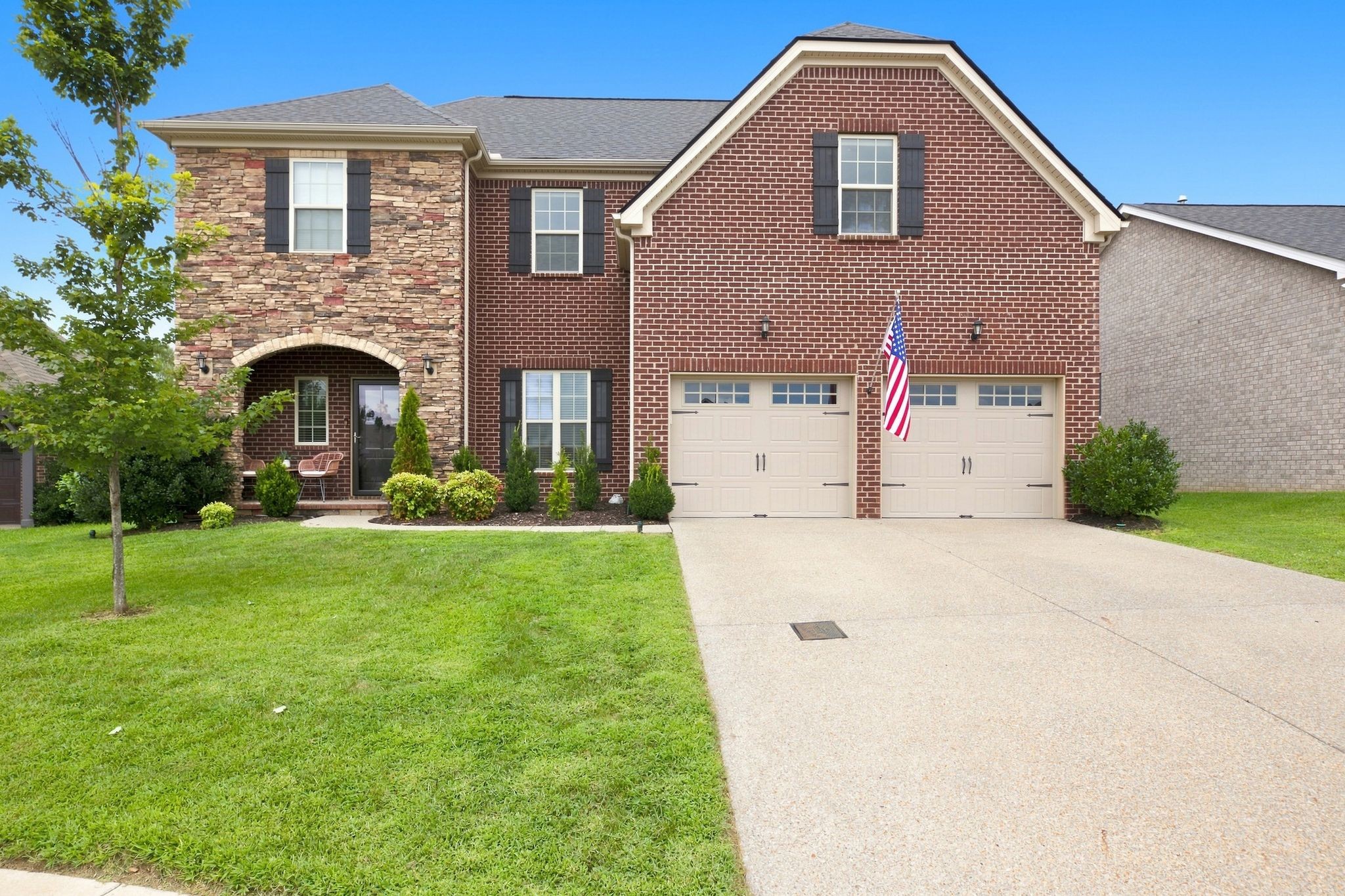 1637 Summit Rdg Property Photo 1