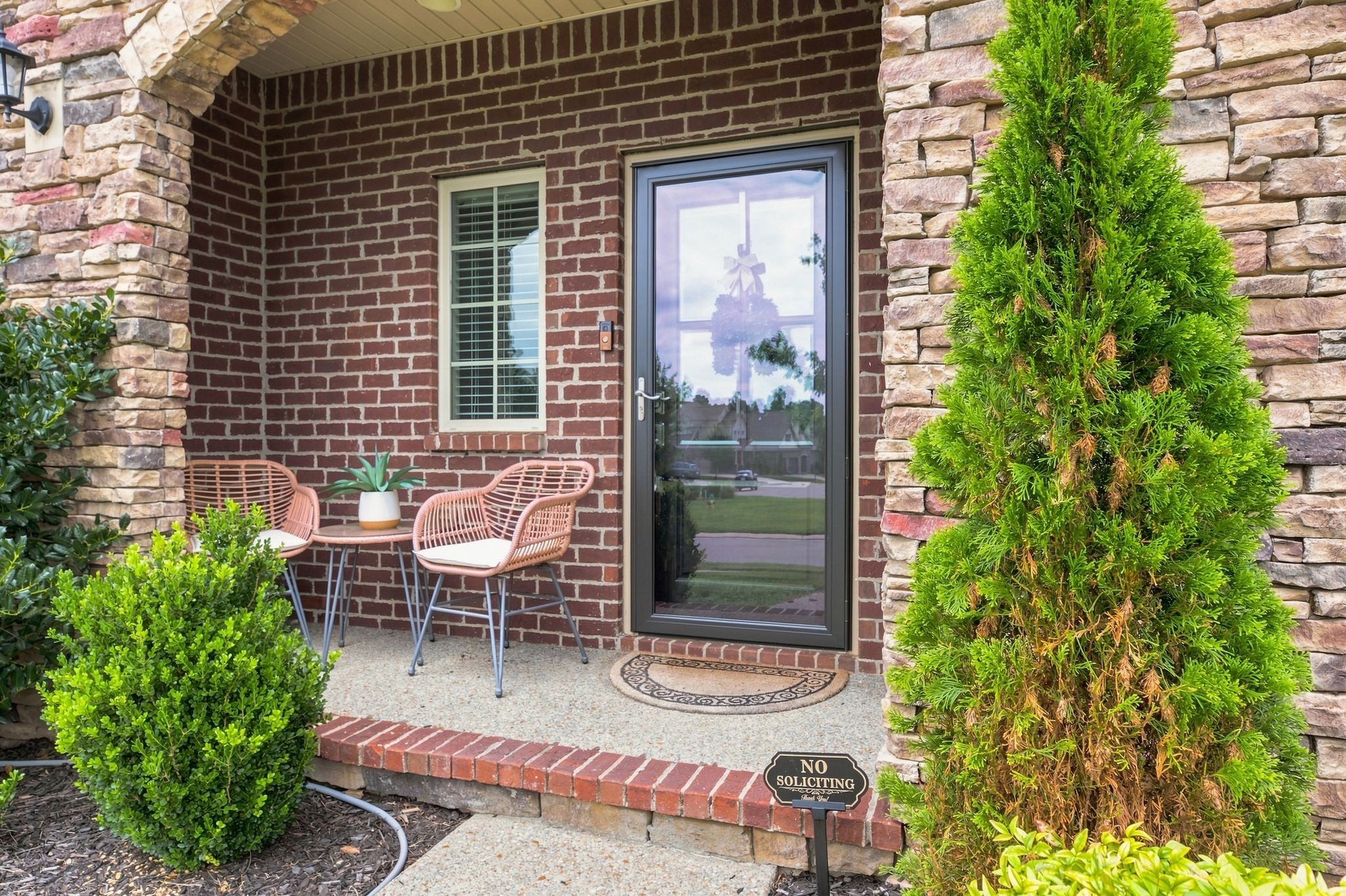 1637 Summit Rdg Property Photo 2
