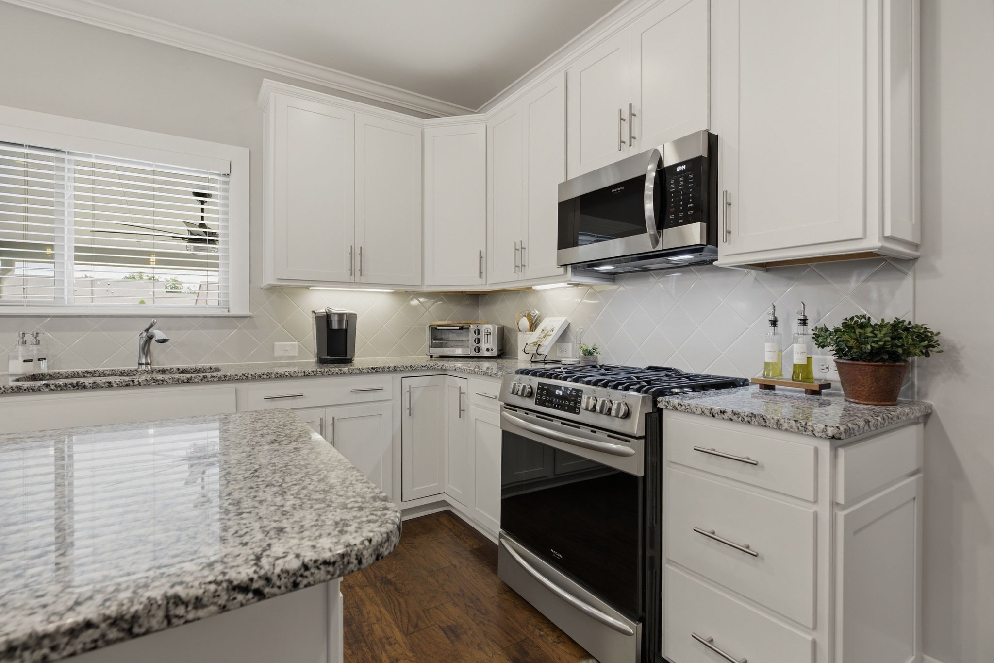 1637 Summit Rdg Property Photo 22