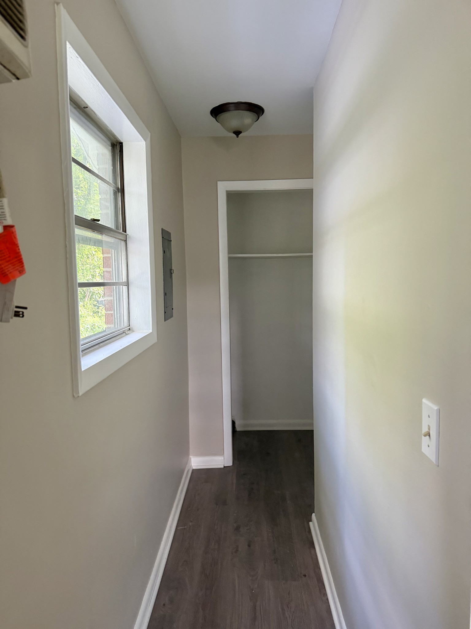915 Sloan St Property Photo 6