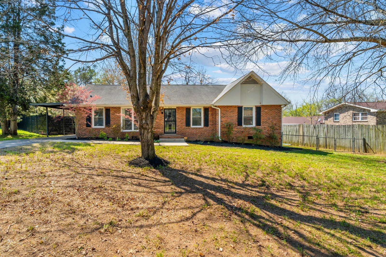 604 Highland View Ct Property Photo 1
