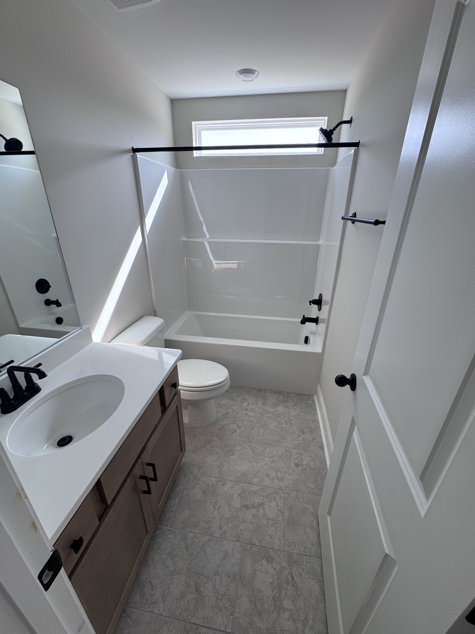 1824 Flatwaters St Property Photo 8