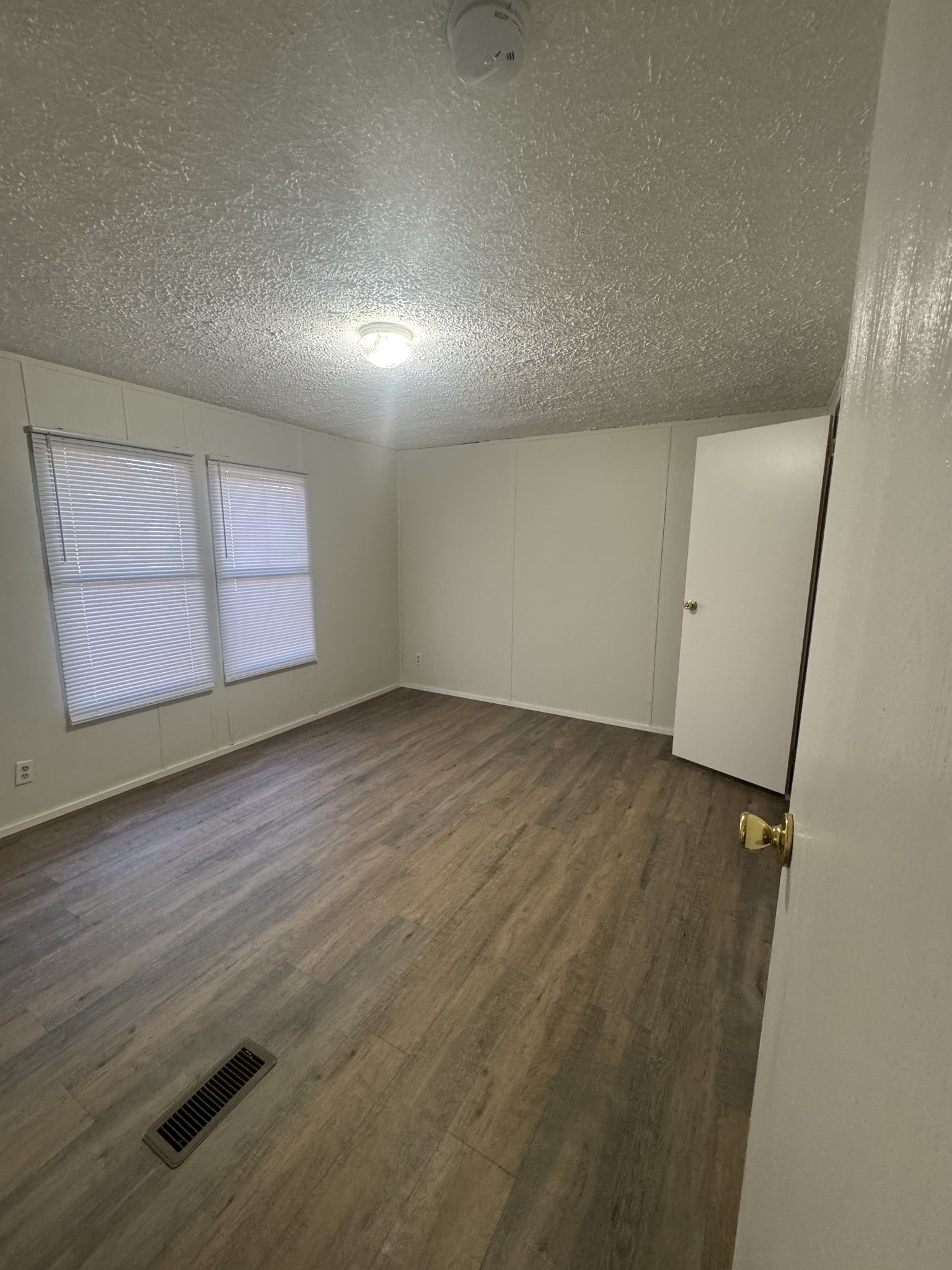 432 Andrews Ave Property Photo 18