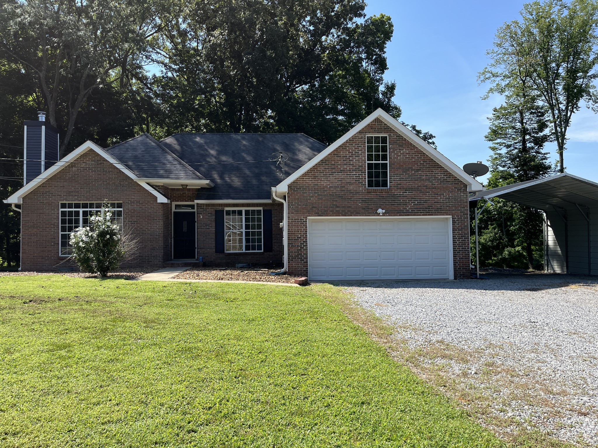 1130 Hunting Creek Ct Property Photo 3