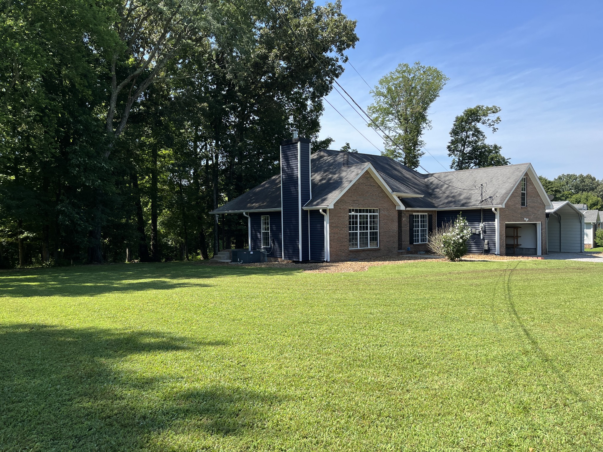 1130 Hunting Creek Ct Property Photo 4