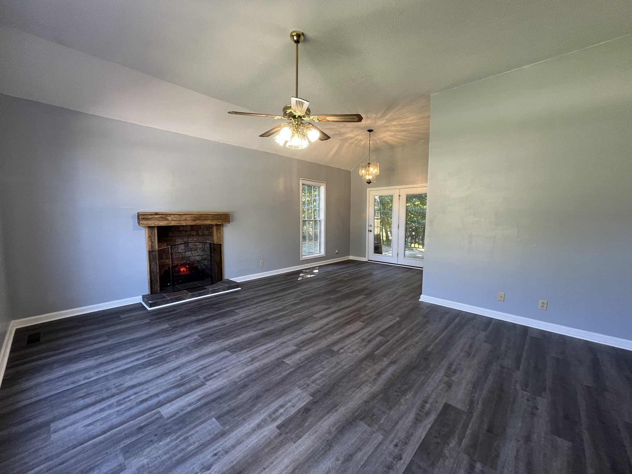 1130 Hunting Creek Ct Property Photo 11