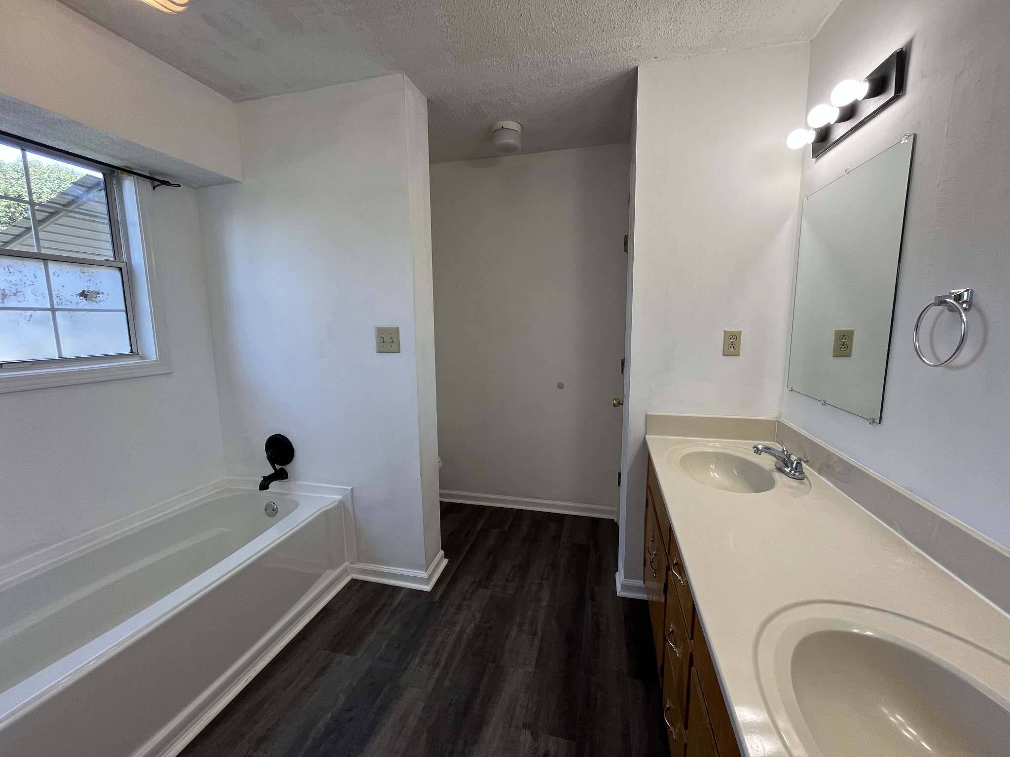 1130 Hunting Creek Ct Property Photo 21