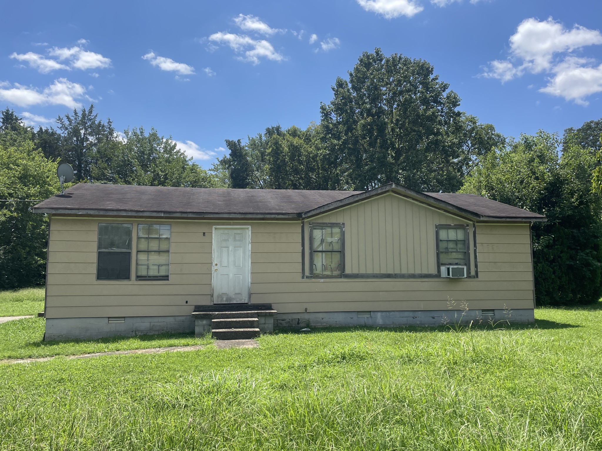 2241 Dominion Dr Property Photo 2
