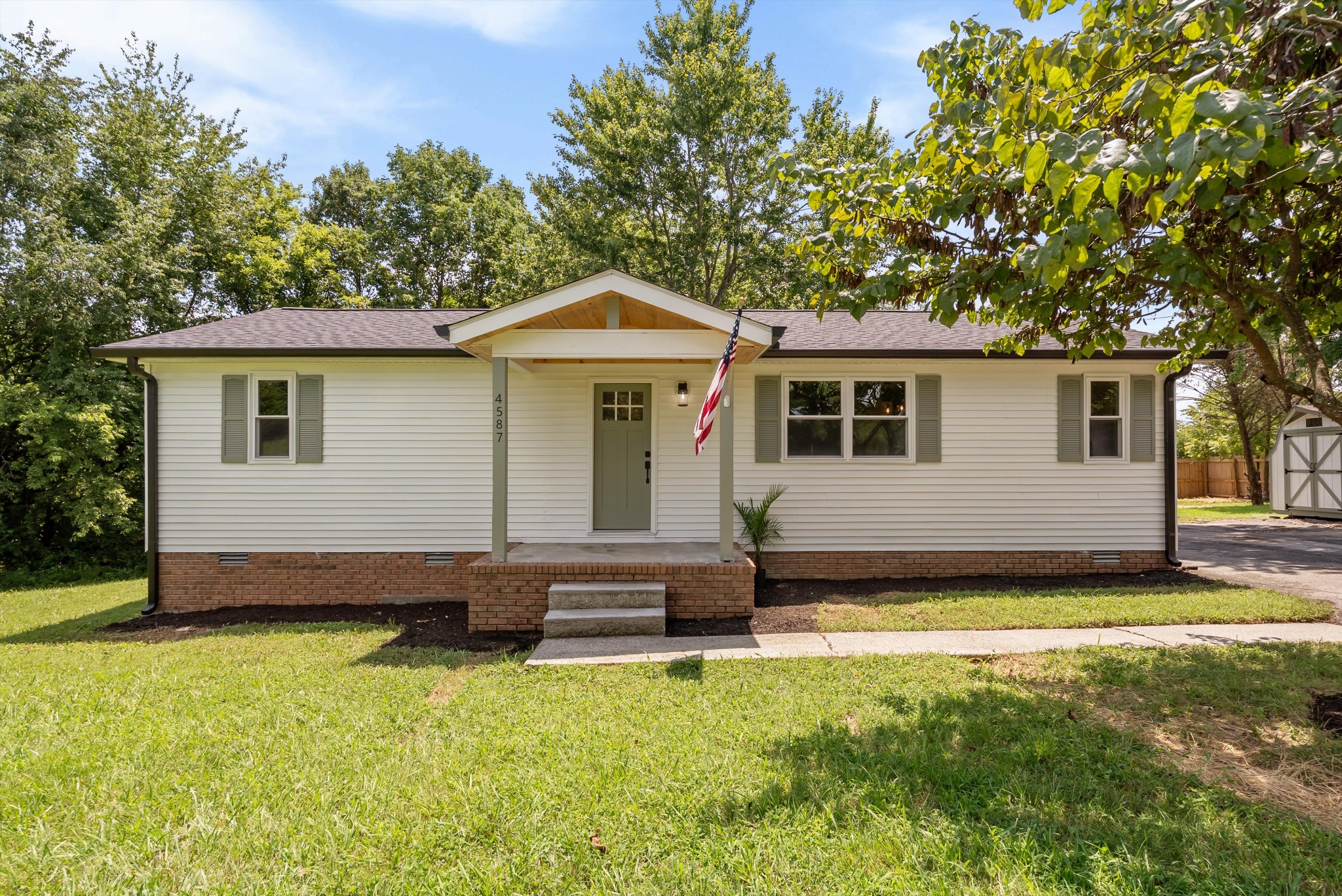 4587 Lahr Rd