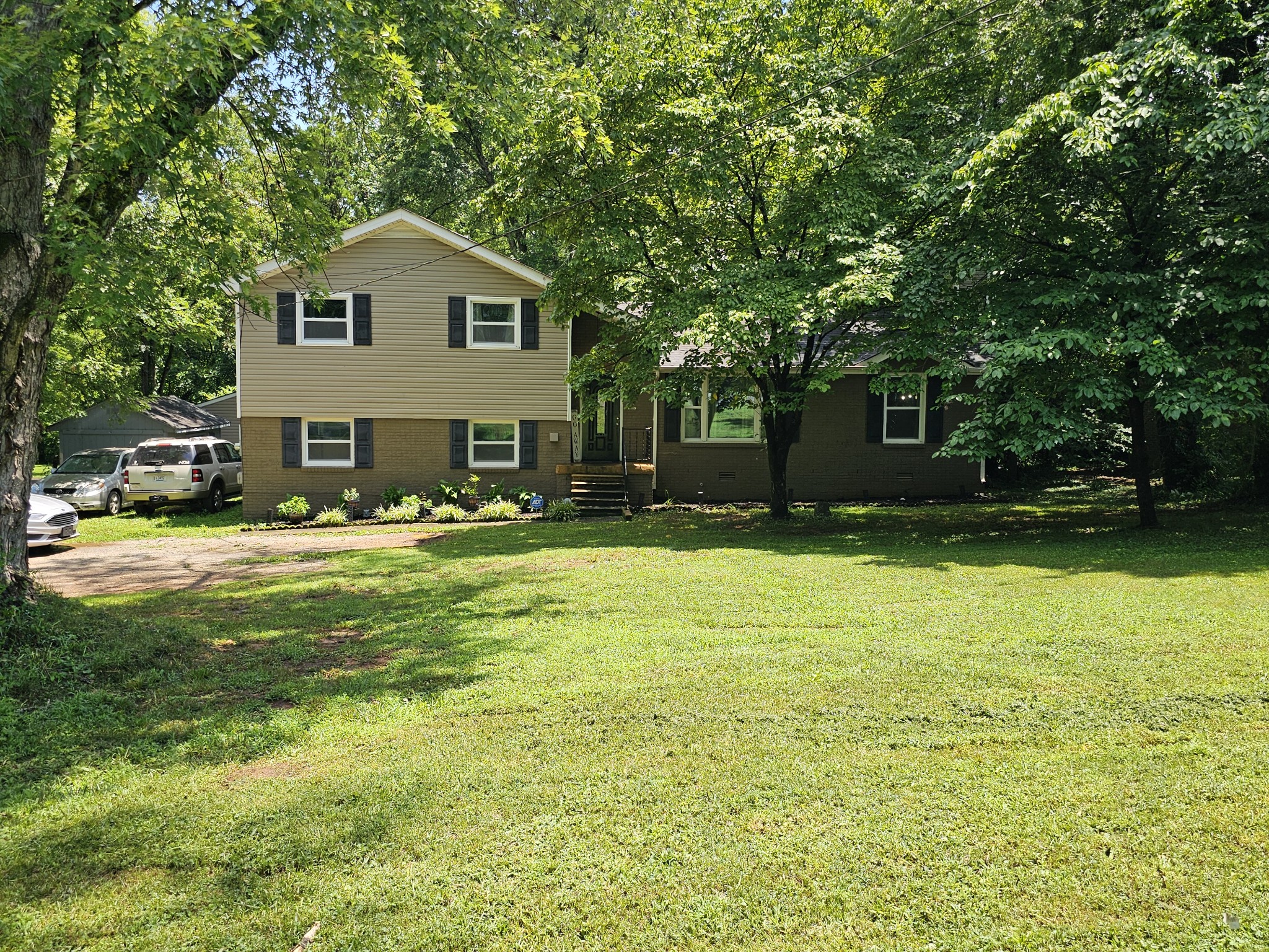 1215 Parkview Ter Property Photo 1