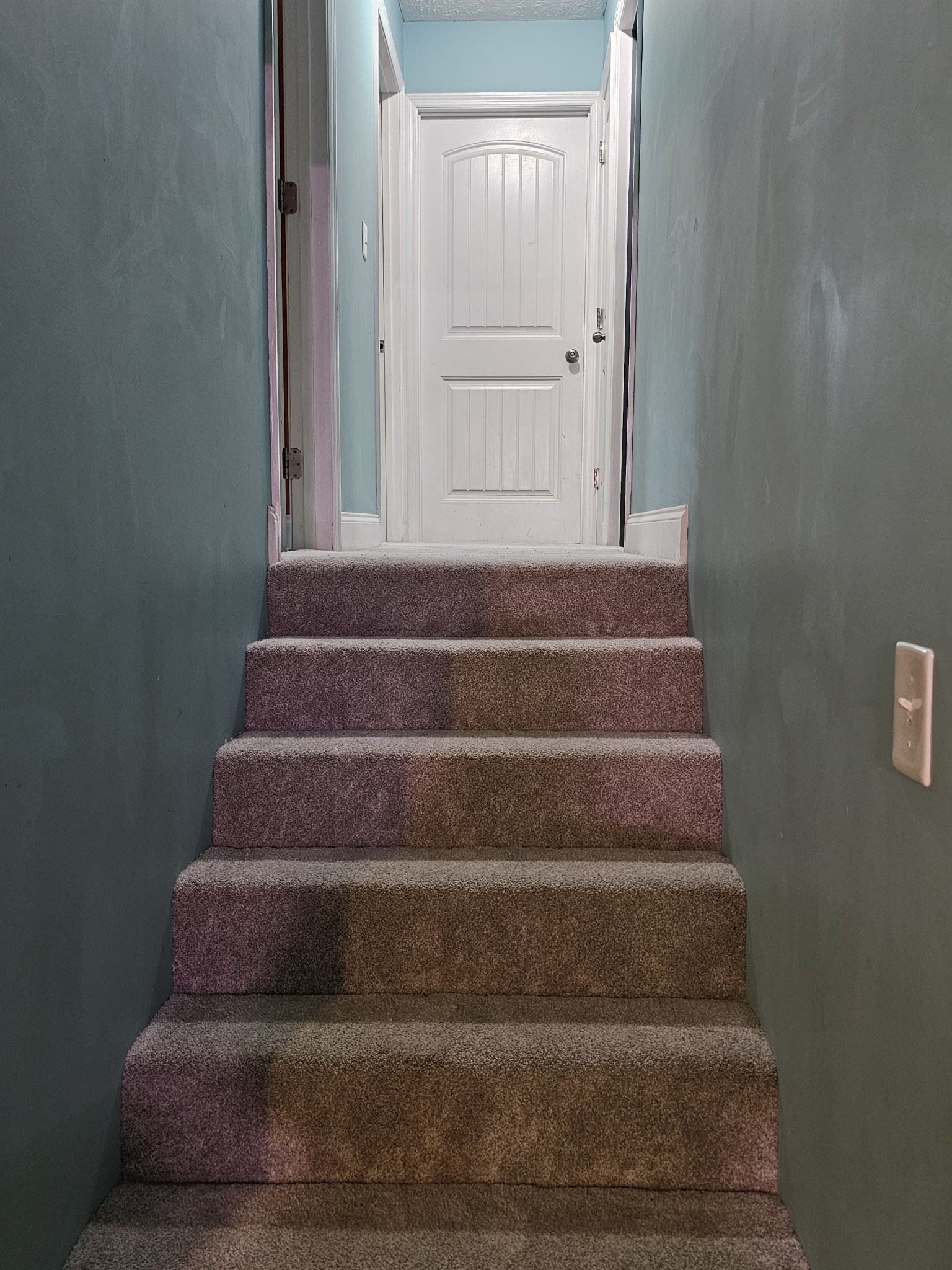 1215 Parkview Ter Property Photo 3