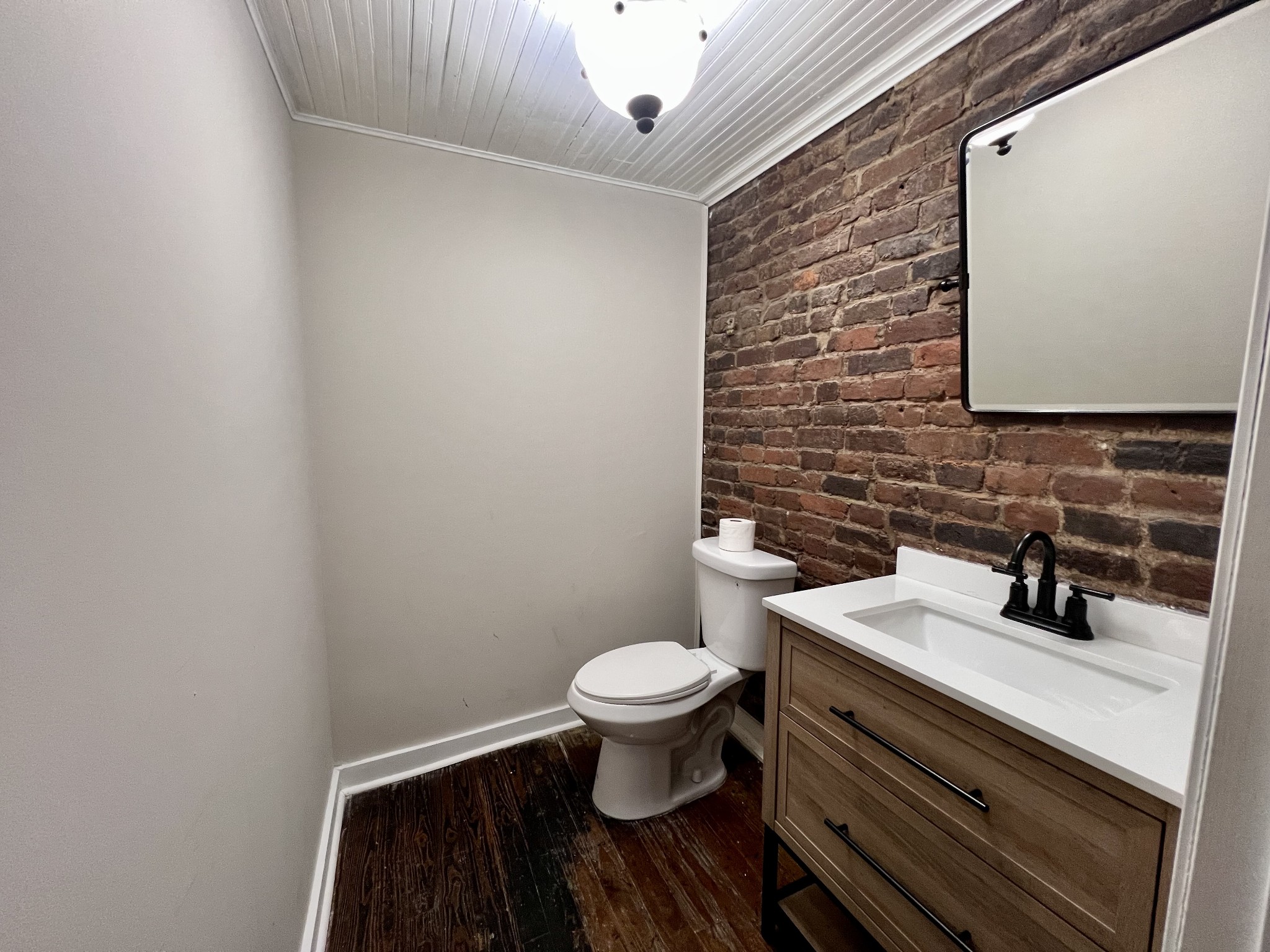 209a N 1st St Property Photo 6